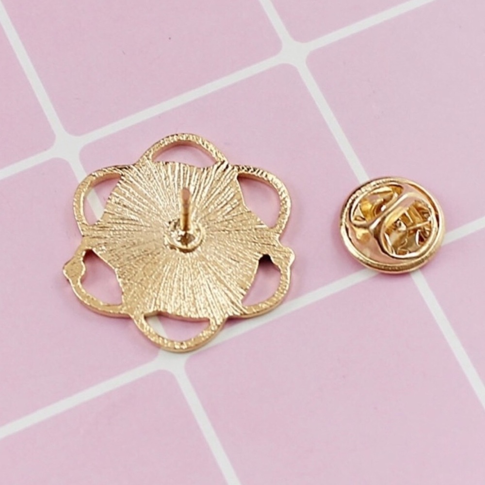 3/$23 🆕 “I Believe In Science” Enamel Pin Brooch - Picture 5 of 6